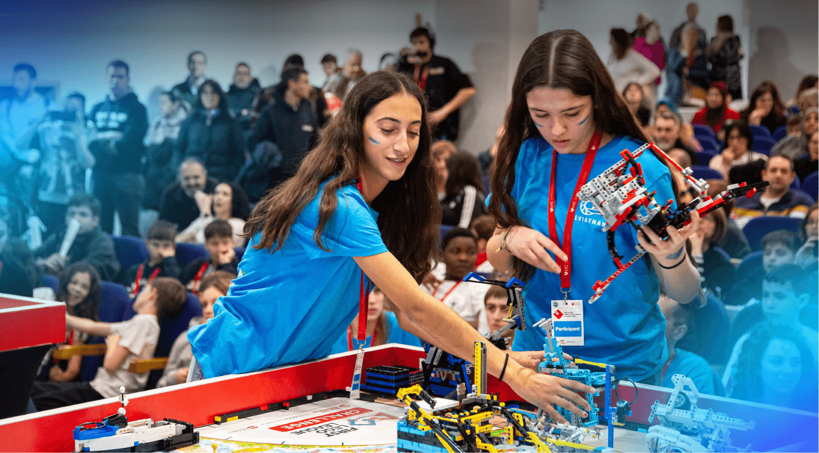 gente montando LEGO
